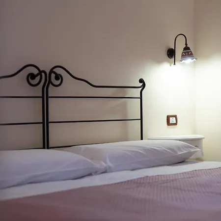 住宿加早餐酒店 Le Amalfitane 萨莱诺