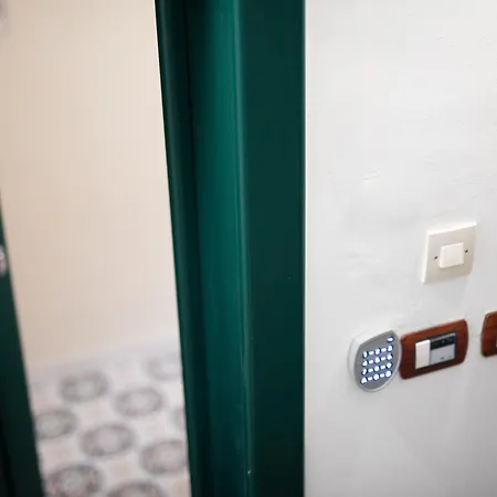 住宿加早餐酒店 Le Amalfitane 萨莱诺