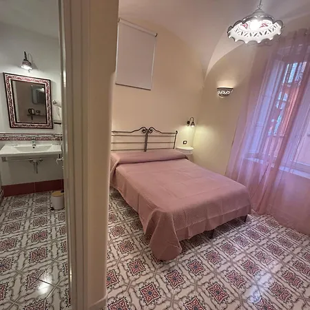 Le Amalfitane فندق مبيت وإفطار ساليرنو